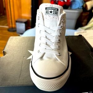 NWOT Kid’s Chuck Taylor All Star Madison High Top Sneaker